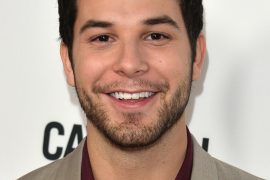 Skylar Astin Age, Height, Movies and Tv Shows, Broadway