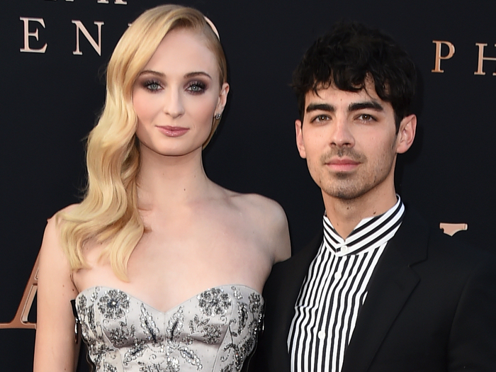 How did Sophie Turner meet Joe Jonas?