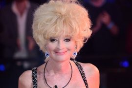 Lauren Harries Bio: Height, Family, Antiques, Instagram, Brain Surgery, Now