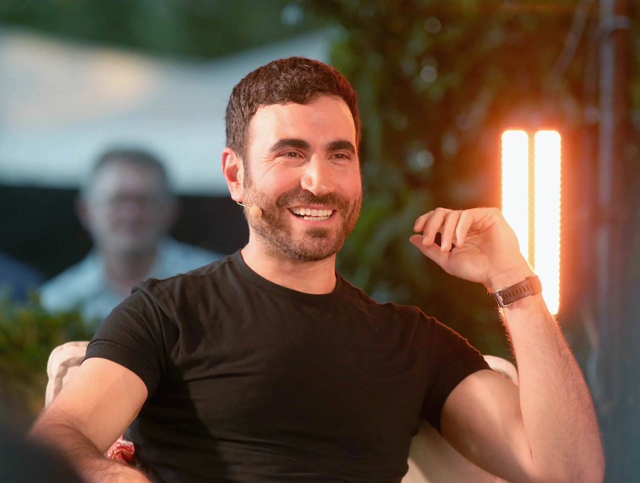 Brett Goldstein Age, Height, Movies and TV Shows, Education, Family, Instagram, Awards