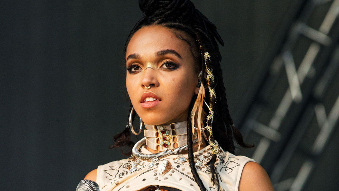 What kind of dancing does FKA Twigs do? How did FKA twigs learn to sing?