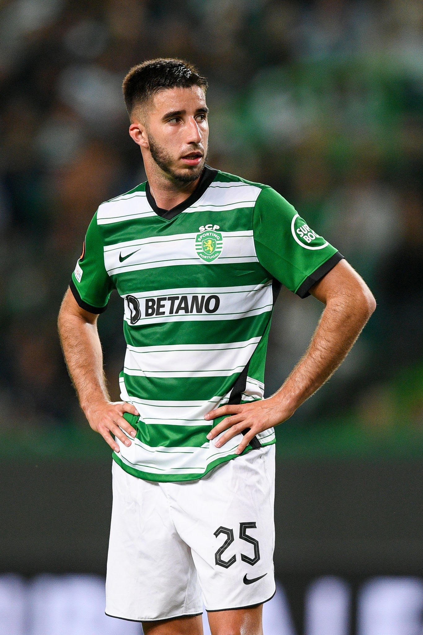 Gonçalo Inácio age: How old is Gonçalo Inácio?