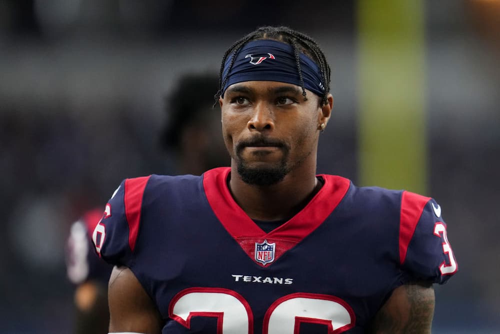 Jonathan Owens Net Worth: How rich is Jonathan Owens?