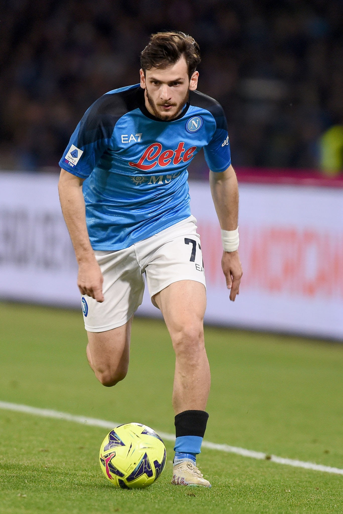 Khvicha Kvaratskhelia Age, Position, Weight, FIFA 23 Rating, Stats, Transfer News