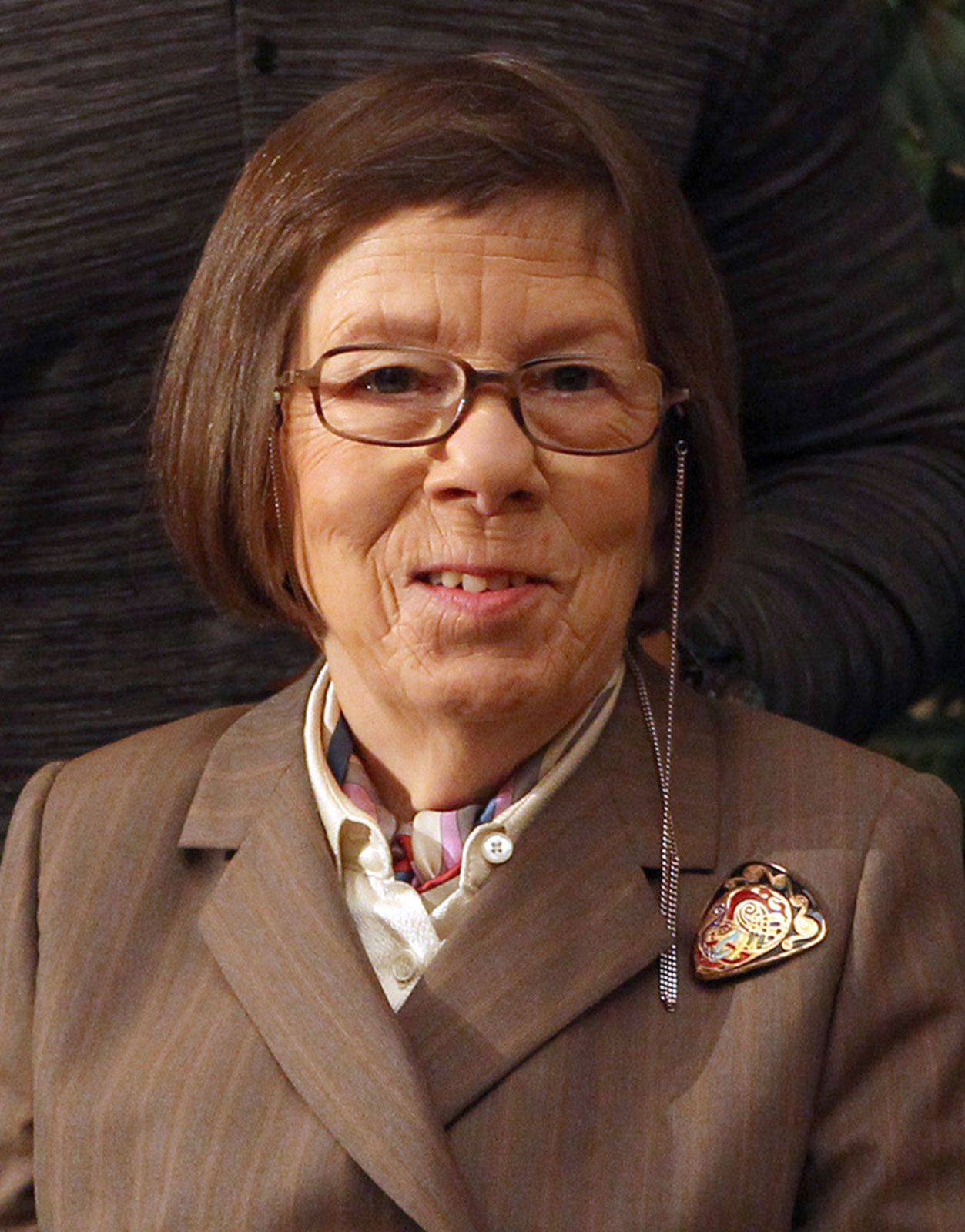 Linda Hunt Age, Height, Young, Accident, Movies and Tv Shows