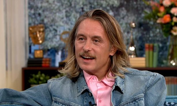 Mark Owen Age, Real Name, Family, Height, Pop Group