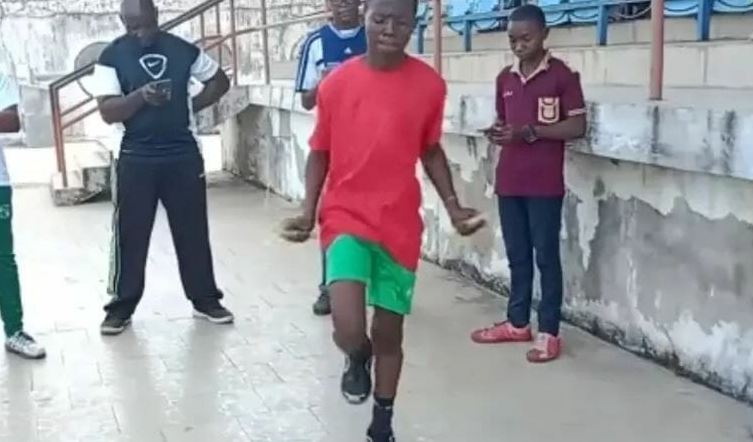 Philip Solomon: 17-yr-old Nigerian student breaks Guinness World Record for most skips on one foot