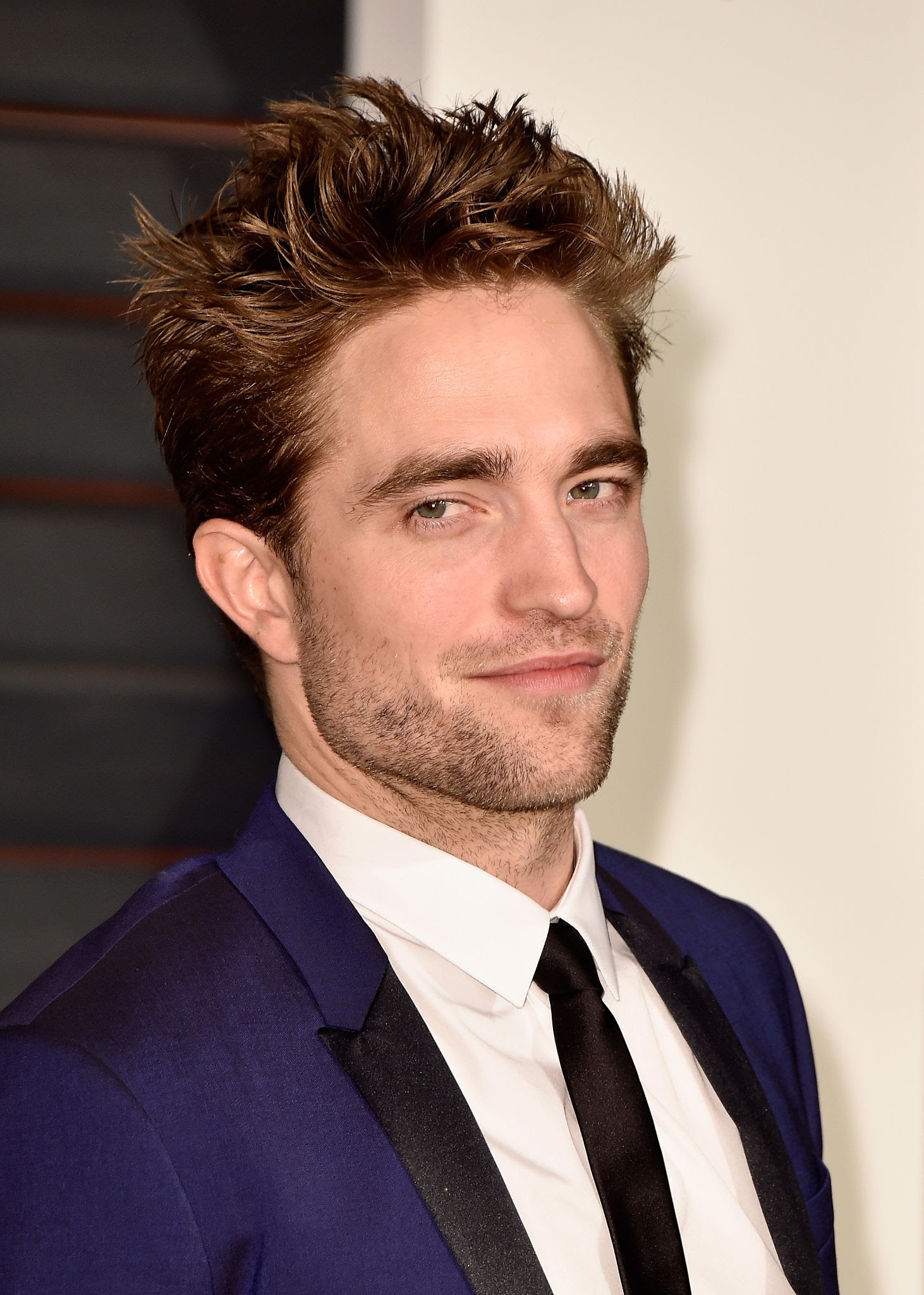 Did Robert Pattinson like Edward? What language can Robert Pattinson speak?