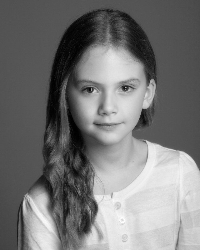 Who played the English Girl in ‘Pirates of the Caribbean: On Stranger Tides’?