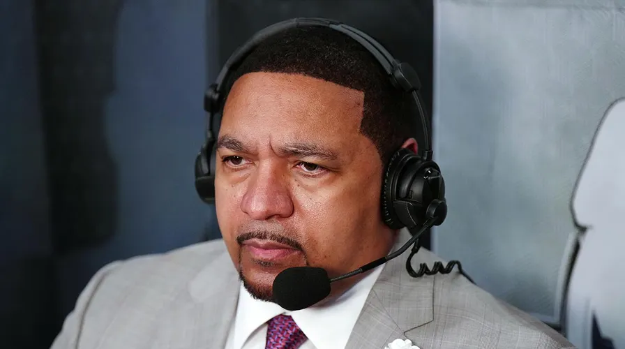 Who did the Knicks trade Mark Jackson for?