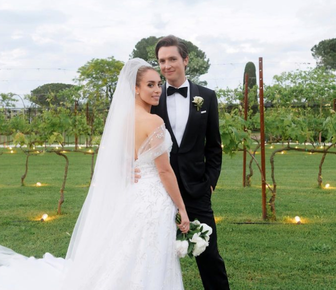 Scotty James Wife: Meet Chloe Stroll