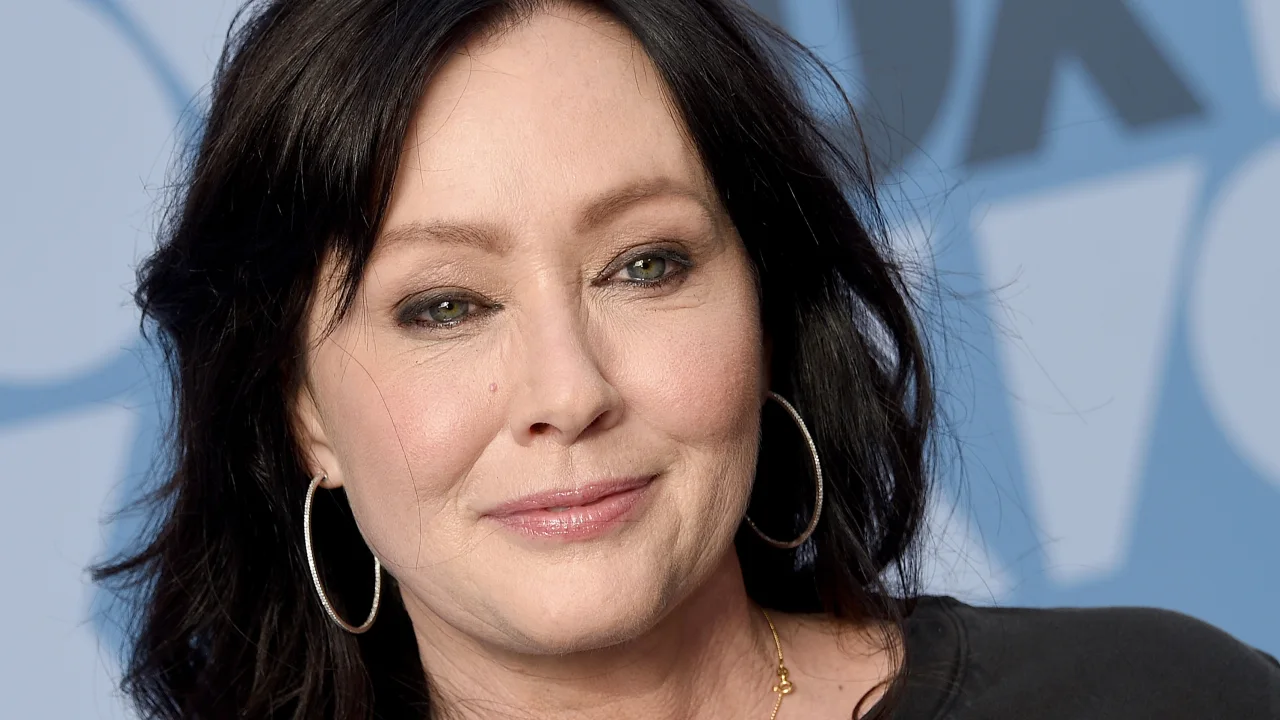 Shannen Doherty, Star of “Beverly Hills, 90210” and “Charmed,” Dies at 53
