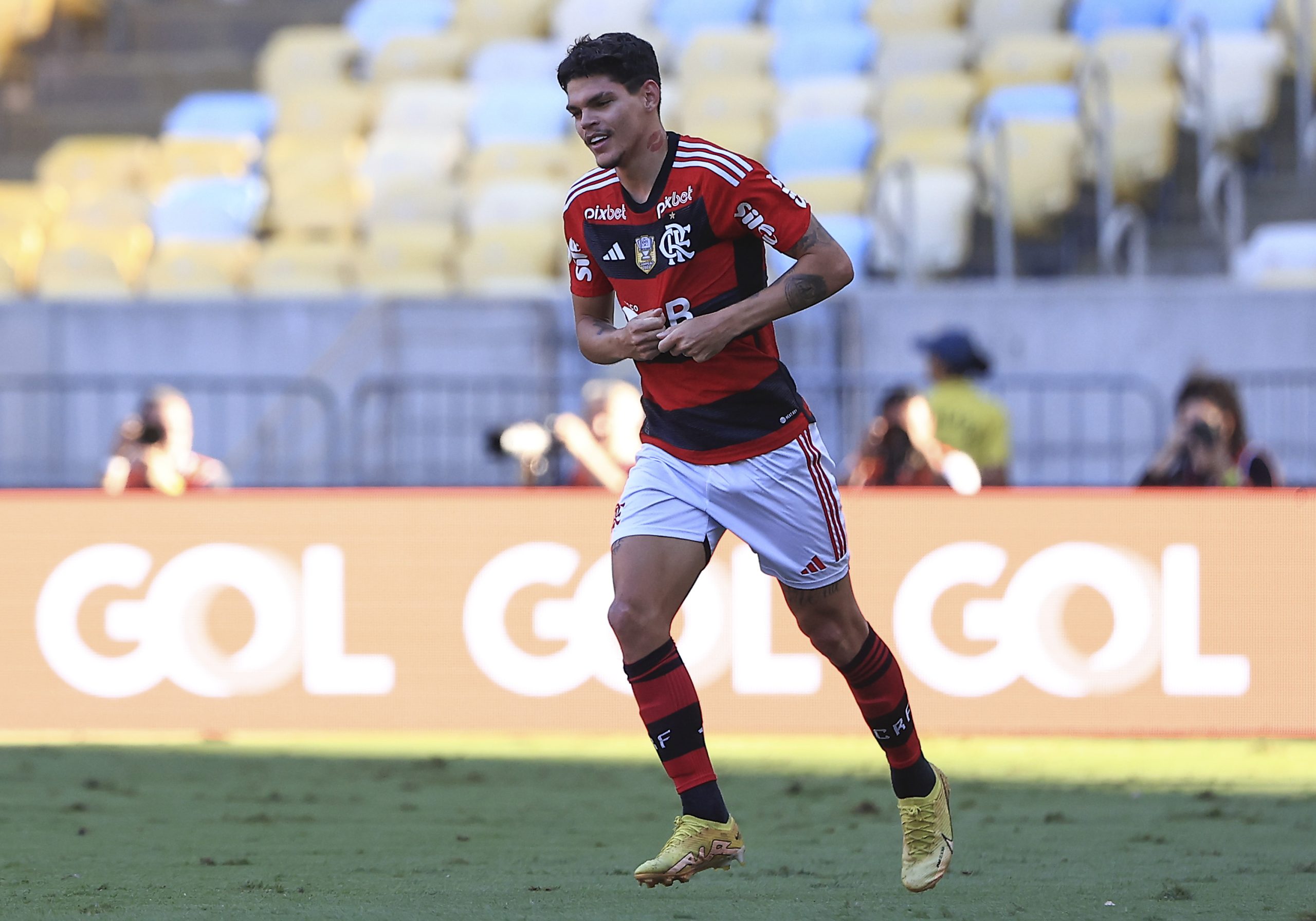 Ayrton Lucas Full Name, Current Team, Age, Position, Former Teams