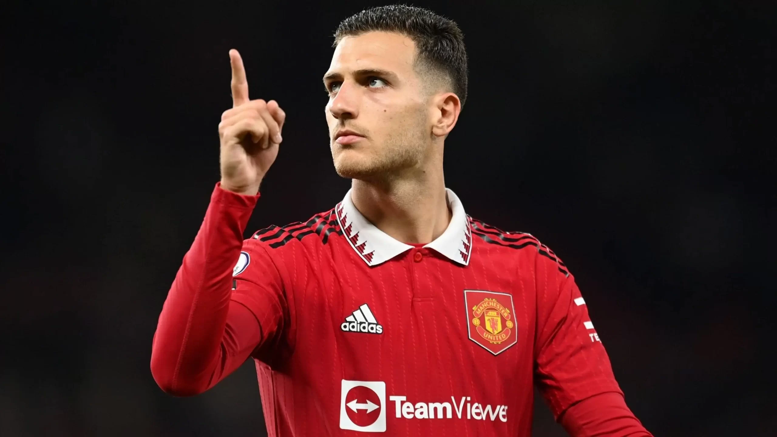 Diogo Dalot Salary: How Much Does Diogo Dalot Make?