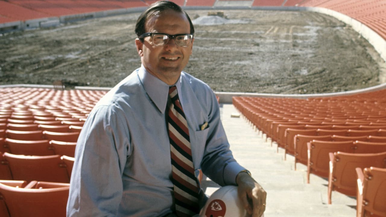 Lamar Hunt Parents: Meet H. L. Hunt, Lyda Bunker