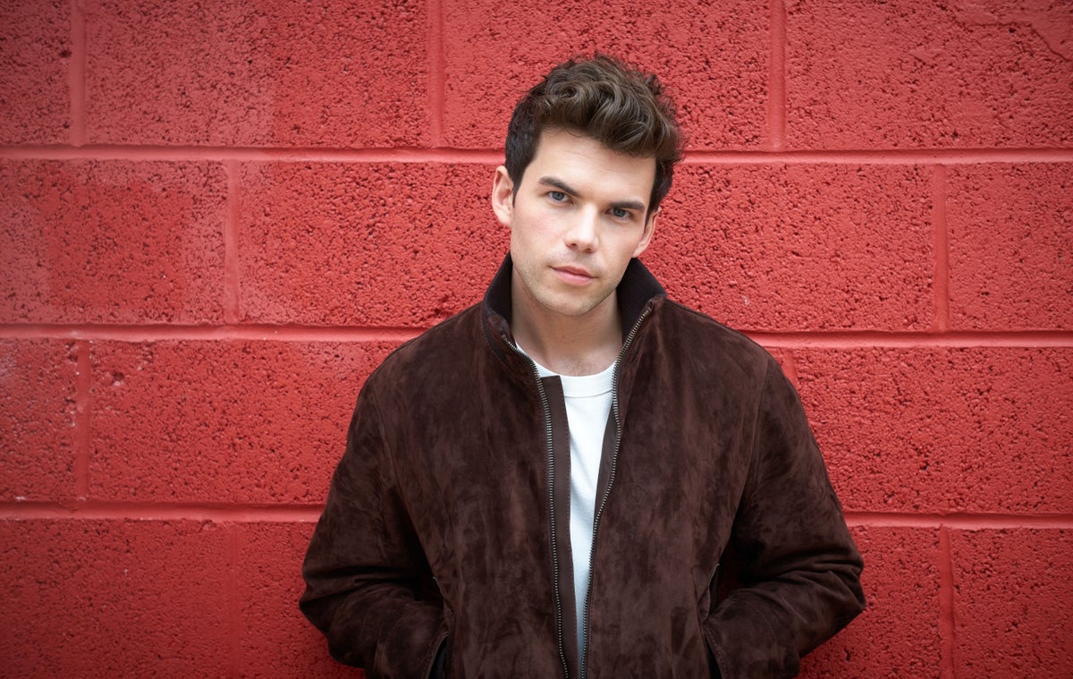 Luke Newton Age, Height, Movies and Tv shows, Instagram, 2023