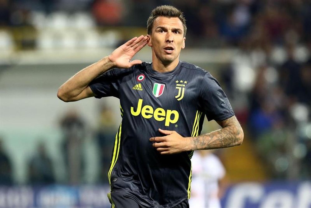 Did Mandzukic get a red card? How good was Mandzukic?