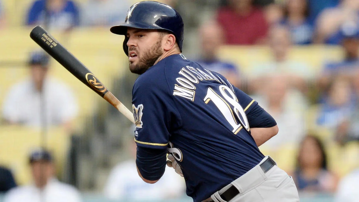 Mike Moustakas Age, Height, High School, College, Position, Number, Teams Played, Family