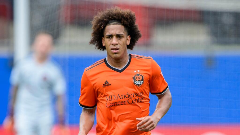 Adalberto Carrasquilla Age, Position, Stats, FIFA 23 Rating, Nationality, Weight