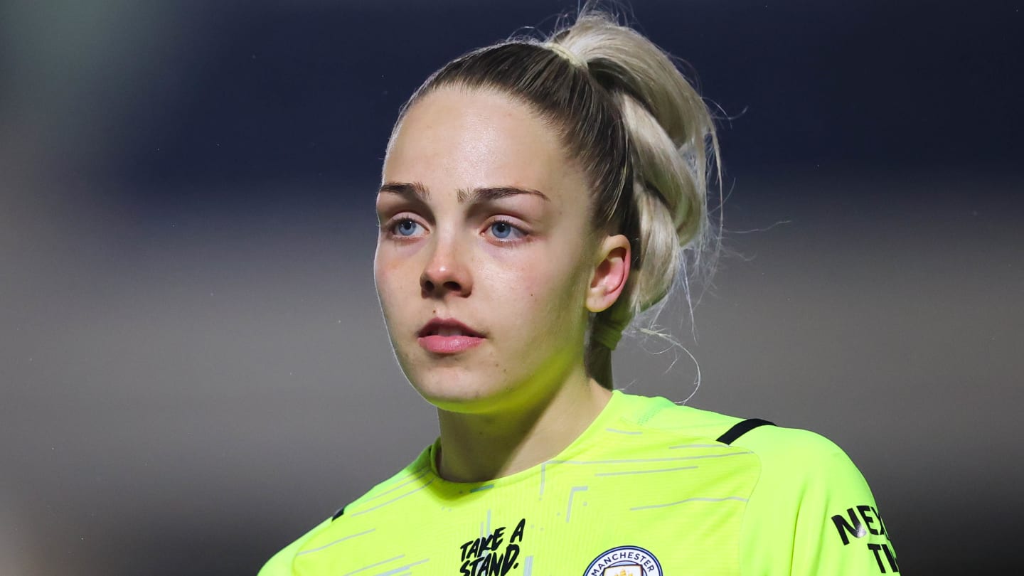 Ellie Roebuck Injury, Instagram, Age, Position, Nationality