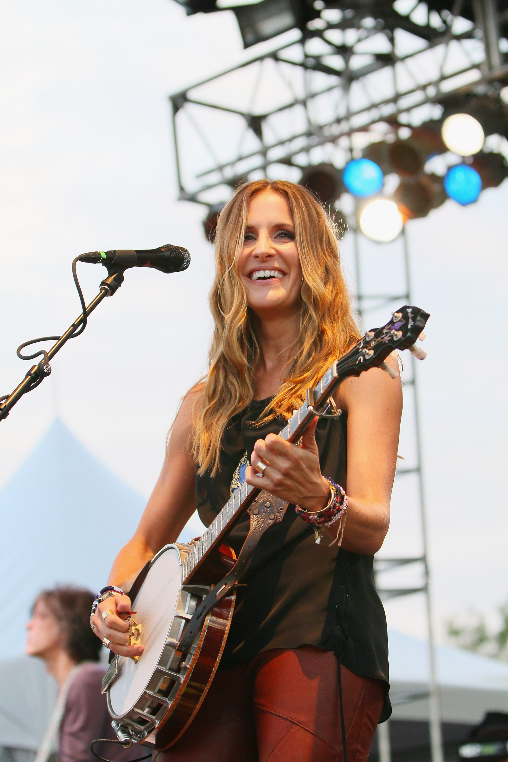 Emily Robison Age, Height, Songs, Music Groups, Education, Family