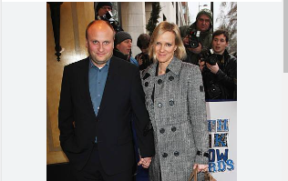 Simon Wheeler: Who is Hermione Norris‘ husband?