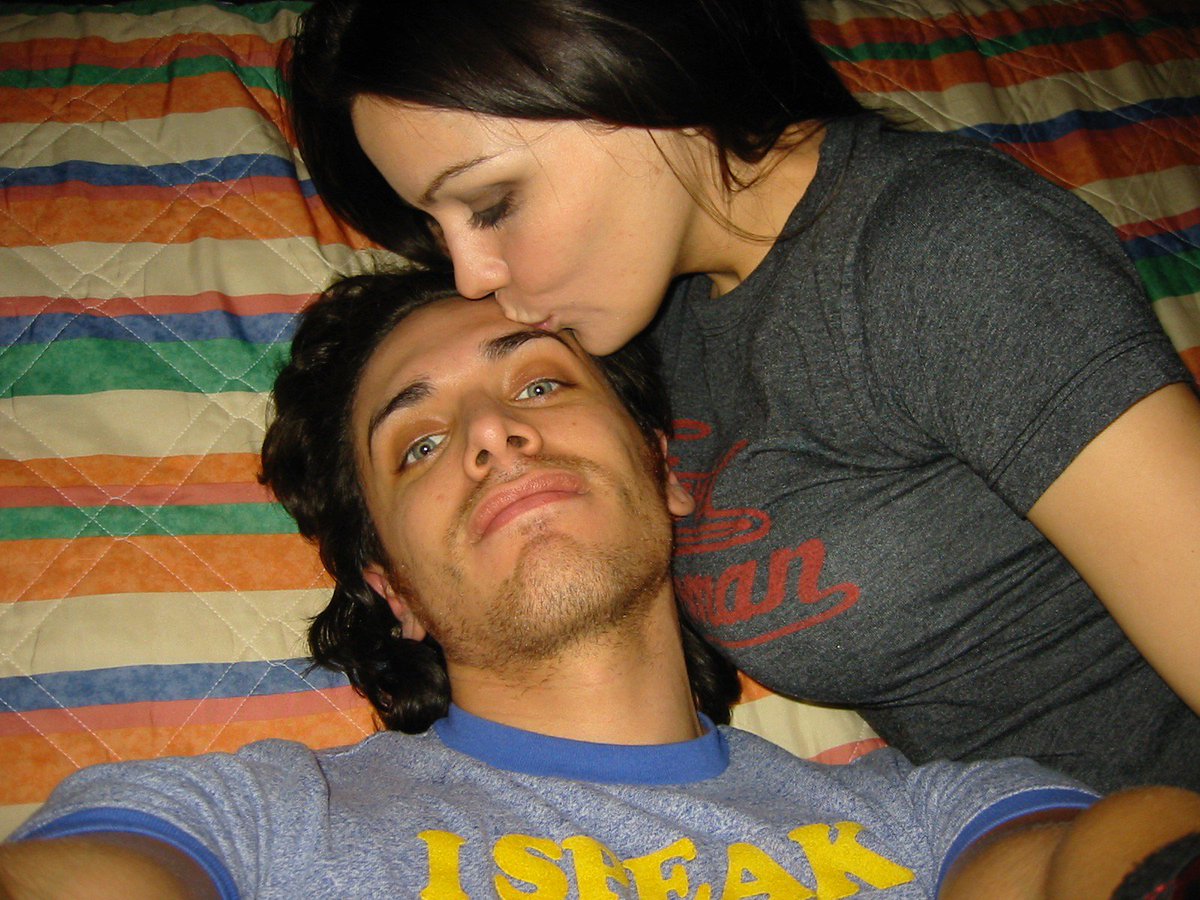 Elizabeth Melendez: Who is Josh Keaton‘s wife?