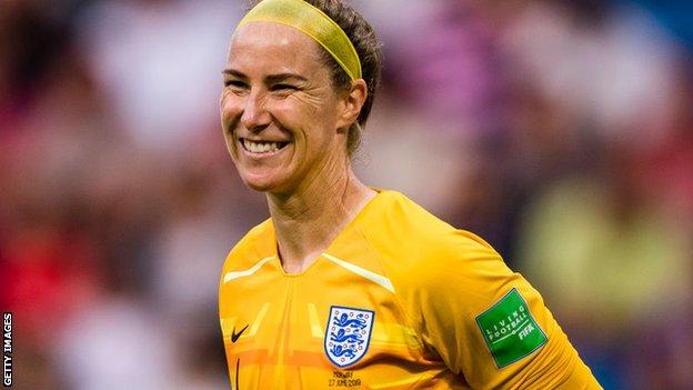 Where is Karen Bardsley from? Where does Karen Bardsley live?