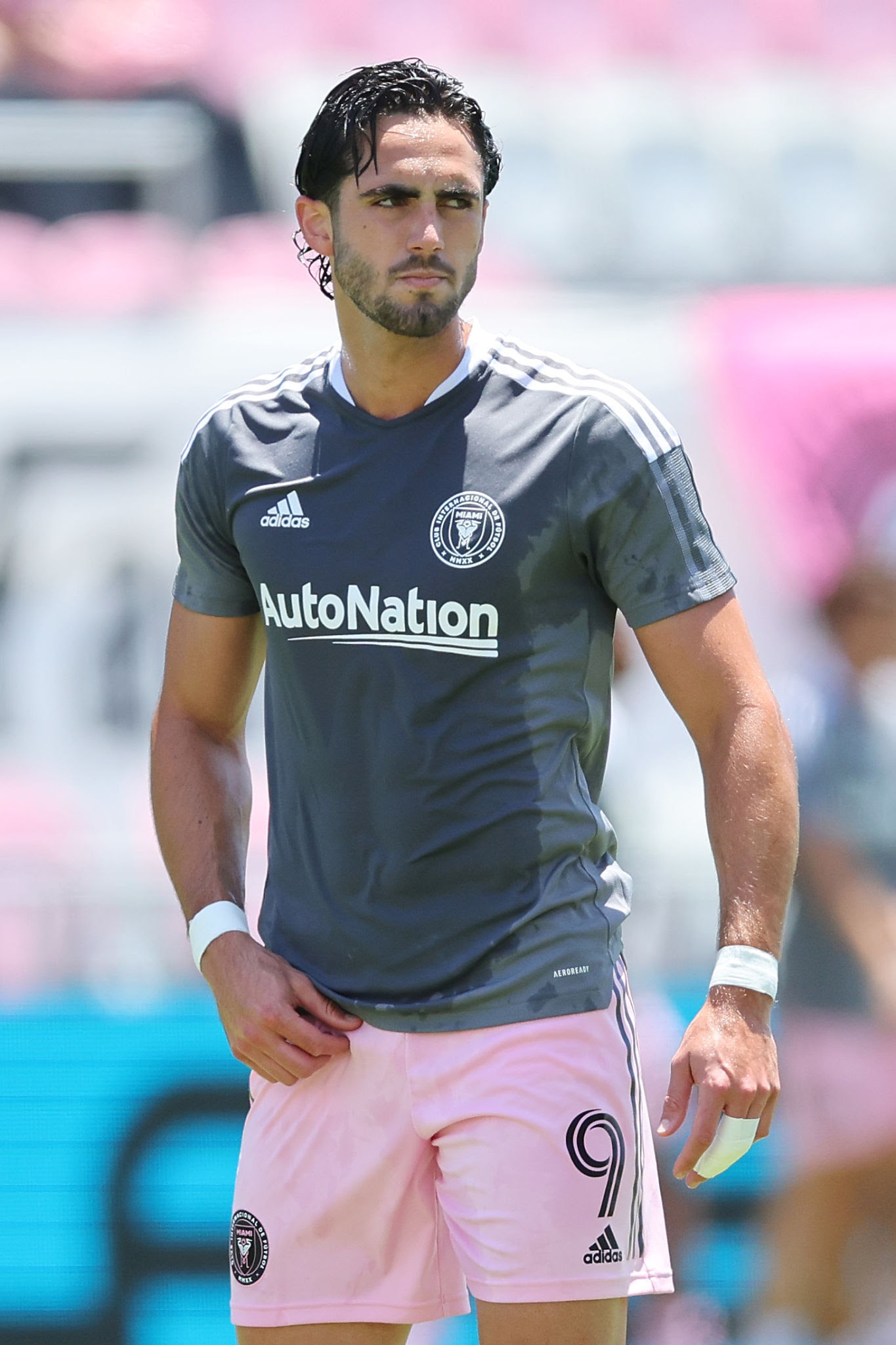 Leonardo Campana Salary: How Much Does Leonardo Campana Make?
