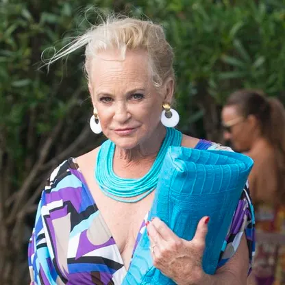 Nancy Walton Laurie Age, Height, Properties, Education, Family