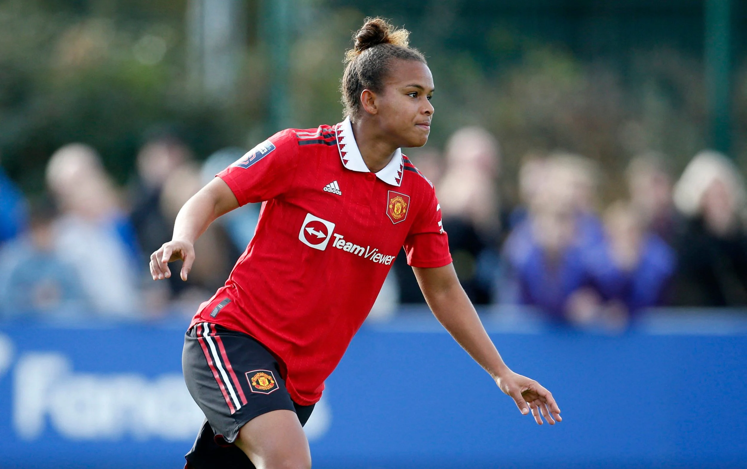 Nikita Parris Current teams, Weight, Dates Joined, Stats, Instagram, Twin, Family
