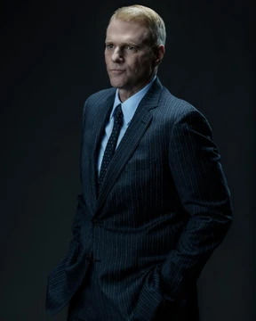 Who plays the FBI agent in The Americans? Who plays the CDC guy in walking dead?