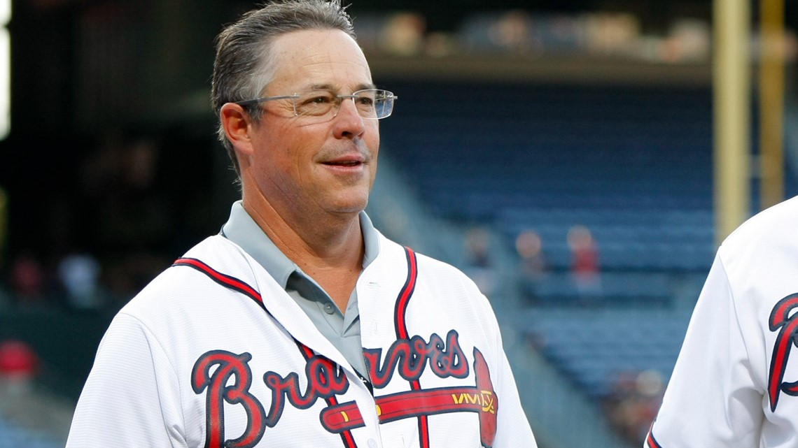 Is Greg Maddux retired? What is Greg Maddux doing right now?