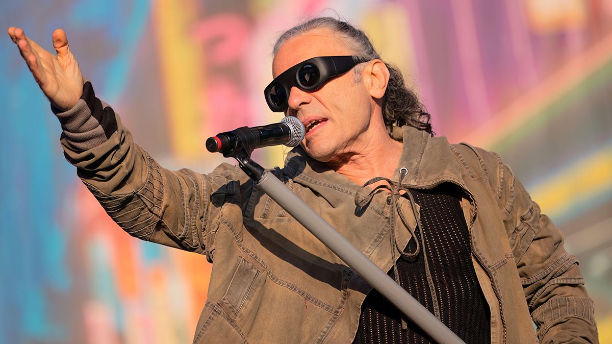 Bruce Dickinson Age, Height, Songs and Albums, Music Group, Education, Family