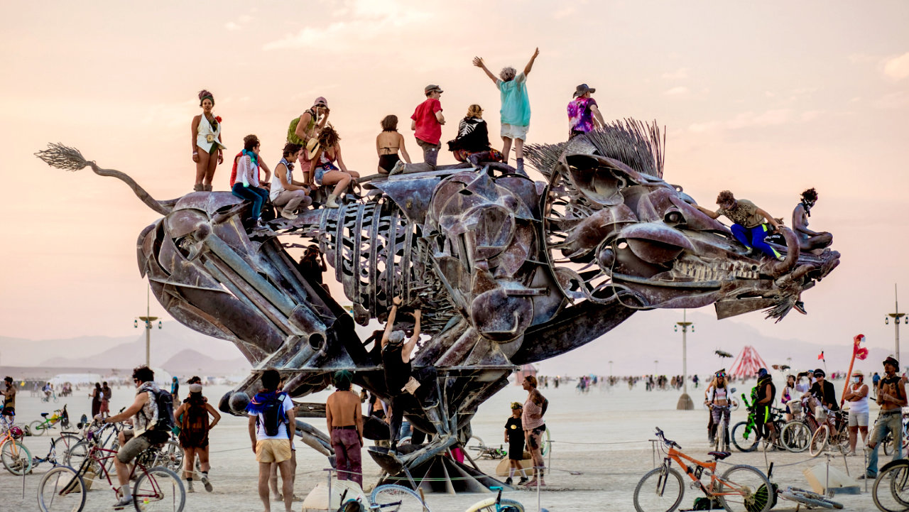 How do you shower at Burning Man? Does Burning Man have bathrooms?