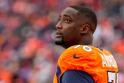 Calvin Anderson Age, Height, PFF, Madden Rating, Injury, Siblings, Instagram