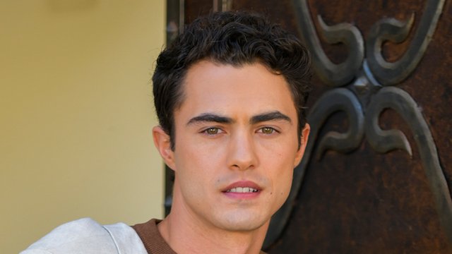 Darren Barnet Movies and TV Shows, Age, Height, Young, Instagram, Education