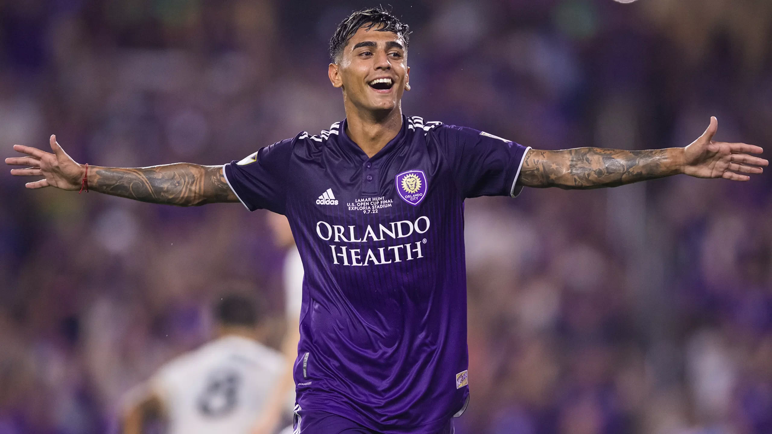 Where was Facundo Torres born? Where does Facundo Torres live?