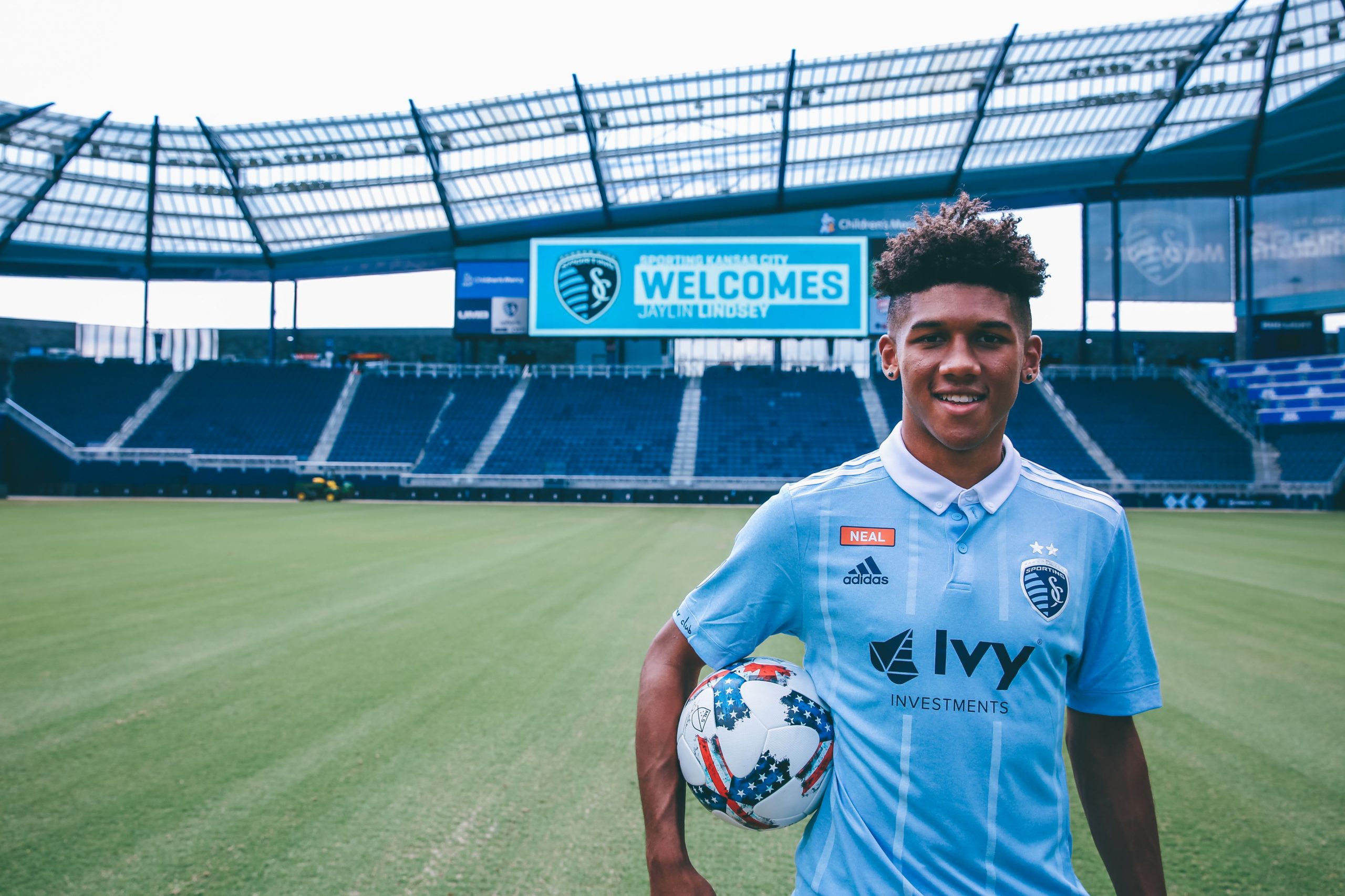 Jaylin Lindsey Height: How Tall Is Jaylin Lindsey?