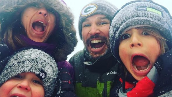 How did Jessica Mendoza meet her husband?