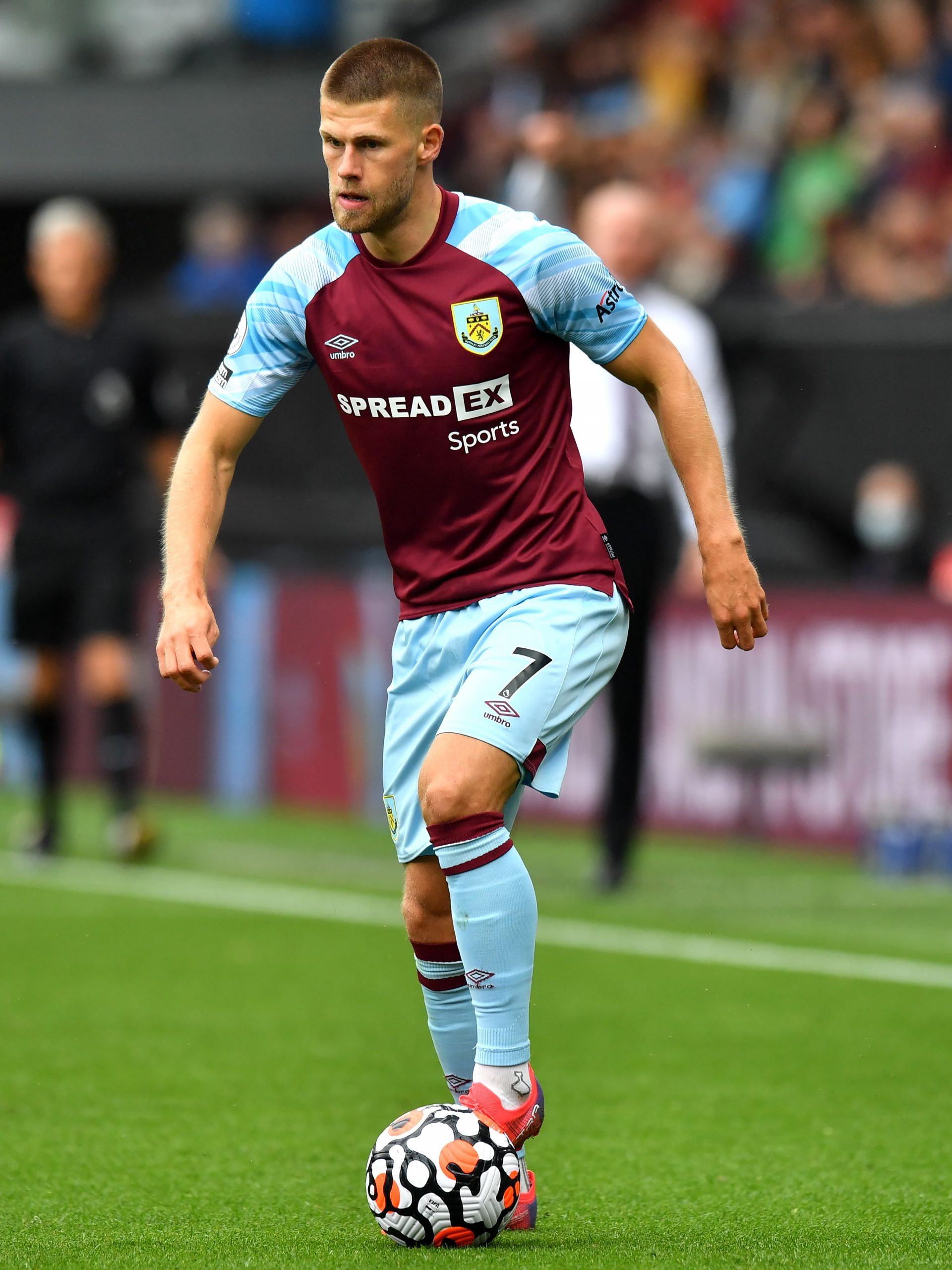 Jóhann Berg Gudmundsson Height: How Tall Is Jóhann Berg Gudmundsson?