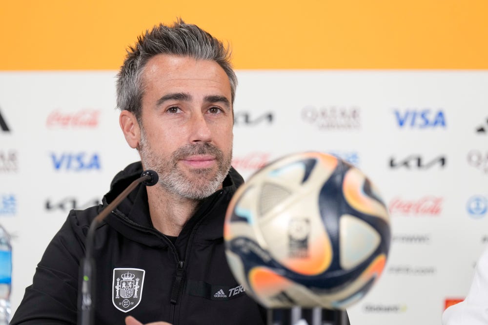 Jorge Vilda Age, Height, Partner, Lookalike, Mutiny, Instagram