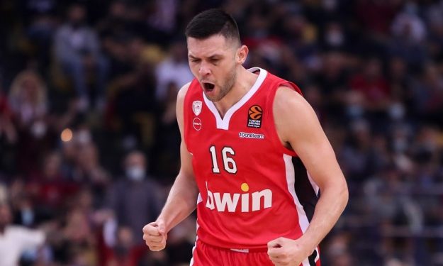 Kostas Papanikolaou Parents: Meet Thanasis Papanikolaou and Katerina Papanikolaou
