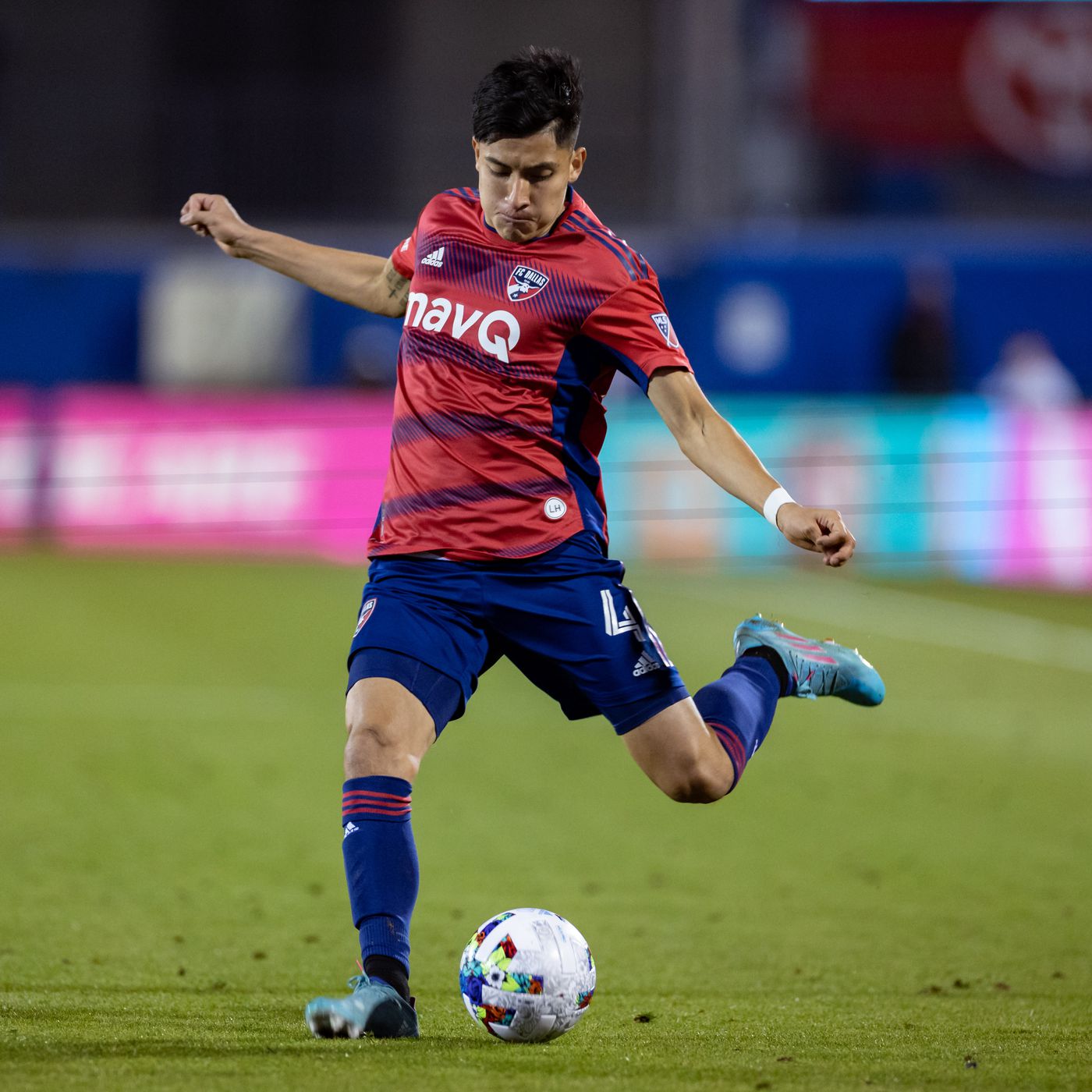 Marco Farfan height: How tall is Marco Farfan?