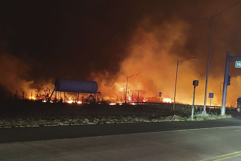 How many people died in Maui fire? What time did the Maui fires start?