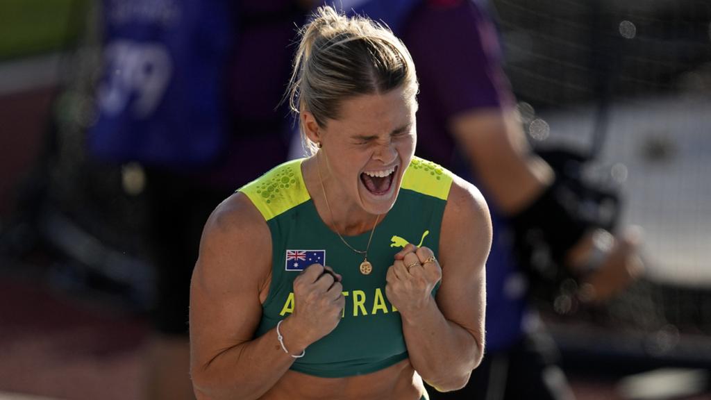What are some fun facts about Nina Kennedy? What sport does Nina Kennedy play?