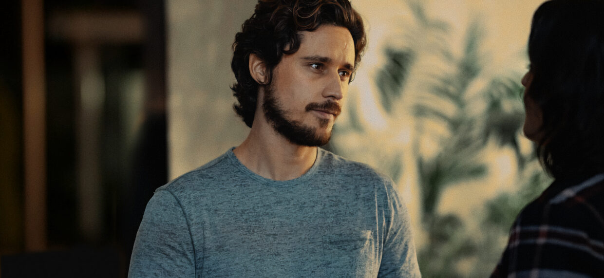 Peter Gadiot net worth: How much is Peter Gadiot worth?