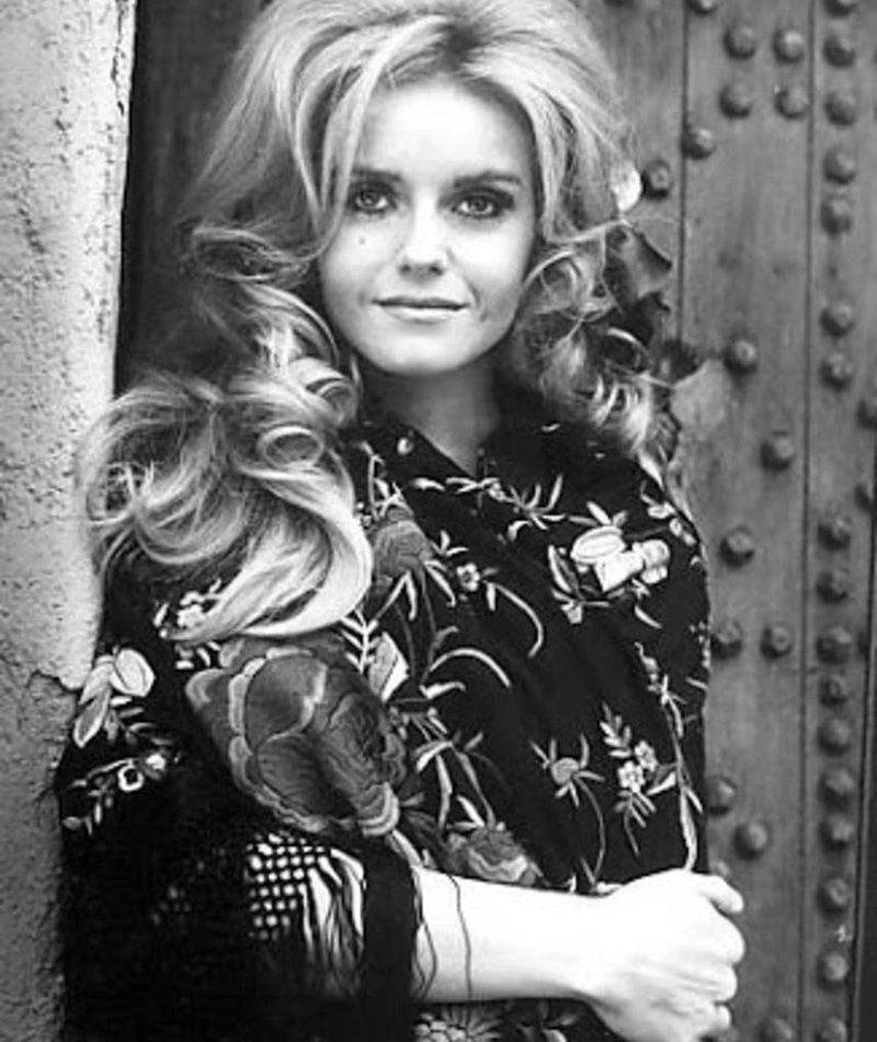 Sharon Farrell Age, Height, Movies and TV Shows, Education, Family