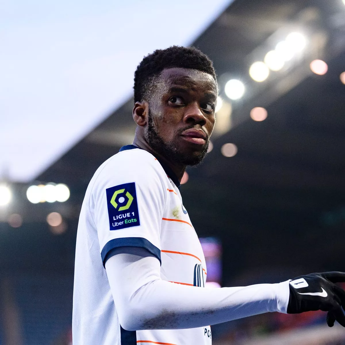 Where was Stephy Mavididi born? Where does Stephy Mavididi live?