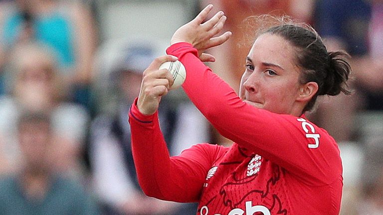Tammy Beaumont Age, Height, Batting, Awards, Nationality